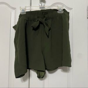 Loft Green paper bag shorts 4in inseam XXL NWT